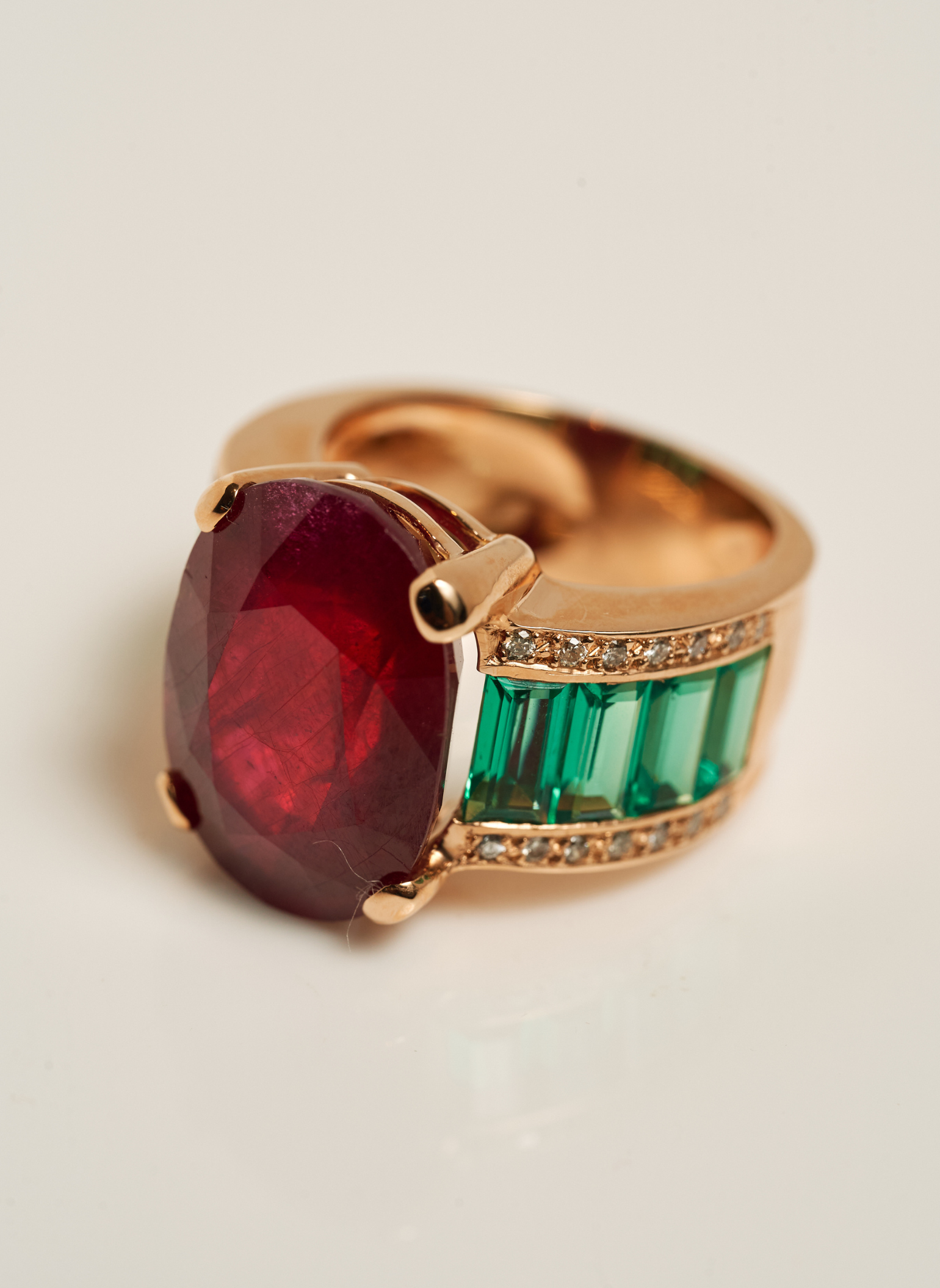 Le Gemme Ring Yellow Gold, Emeralds and Ruby