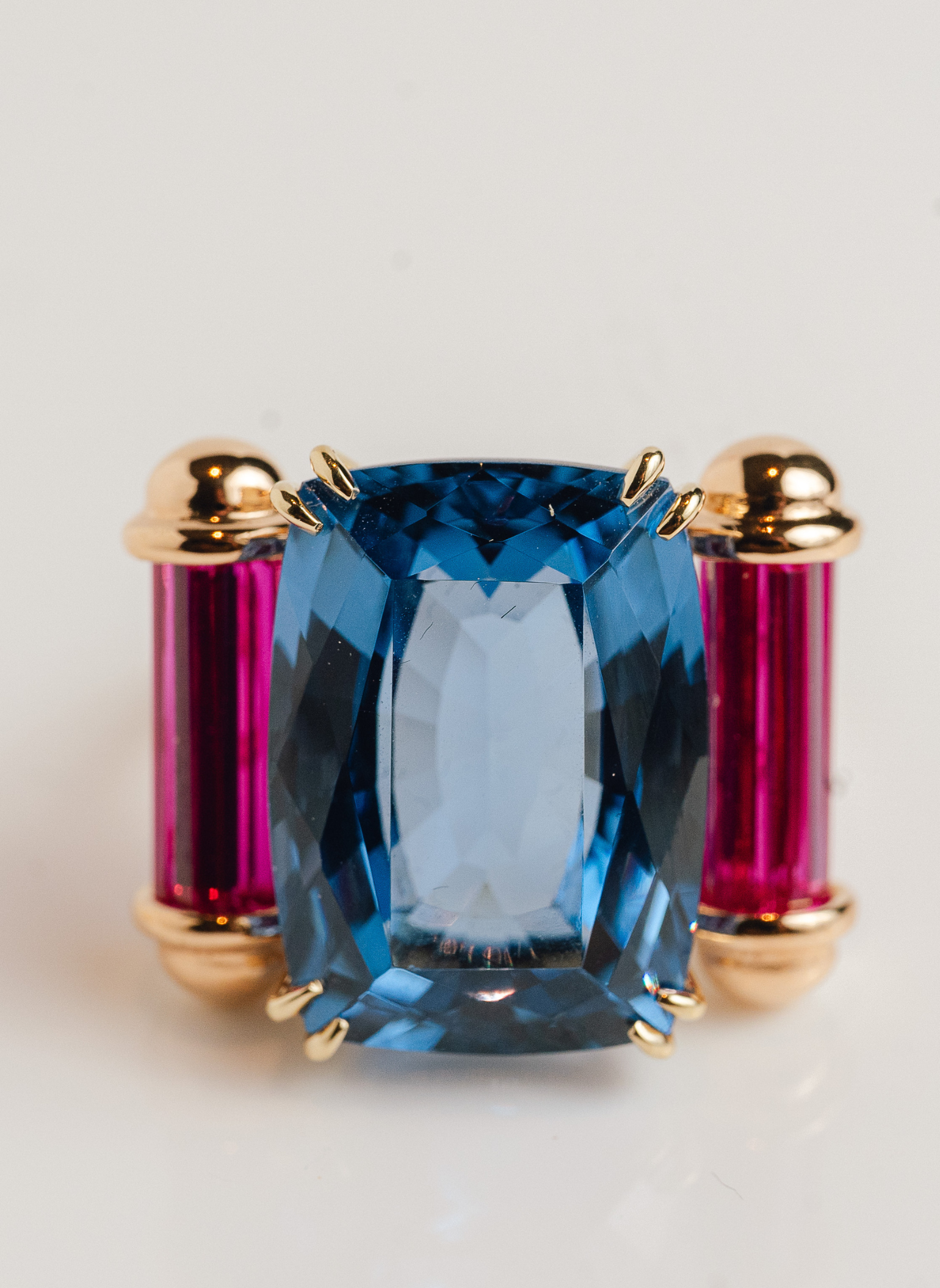 Carré London Blue Quartz and Pink Sapphires Ring