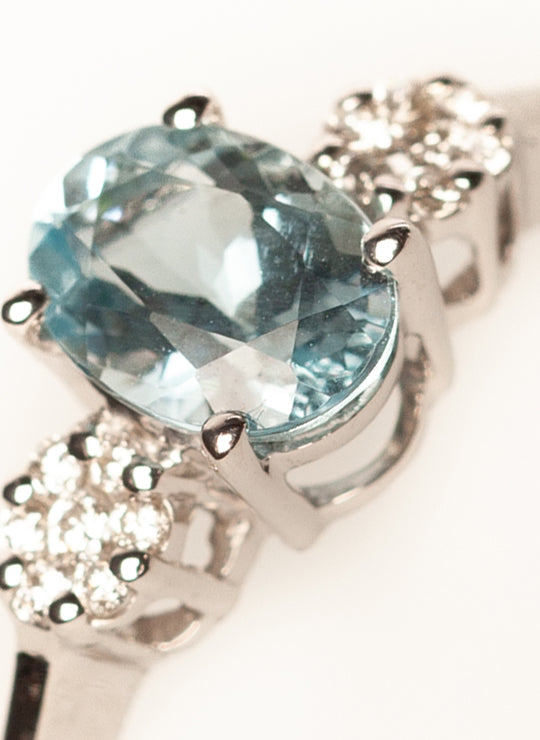 Aquamarine and Diamonds Tresillo Ring
