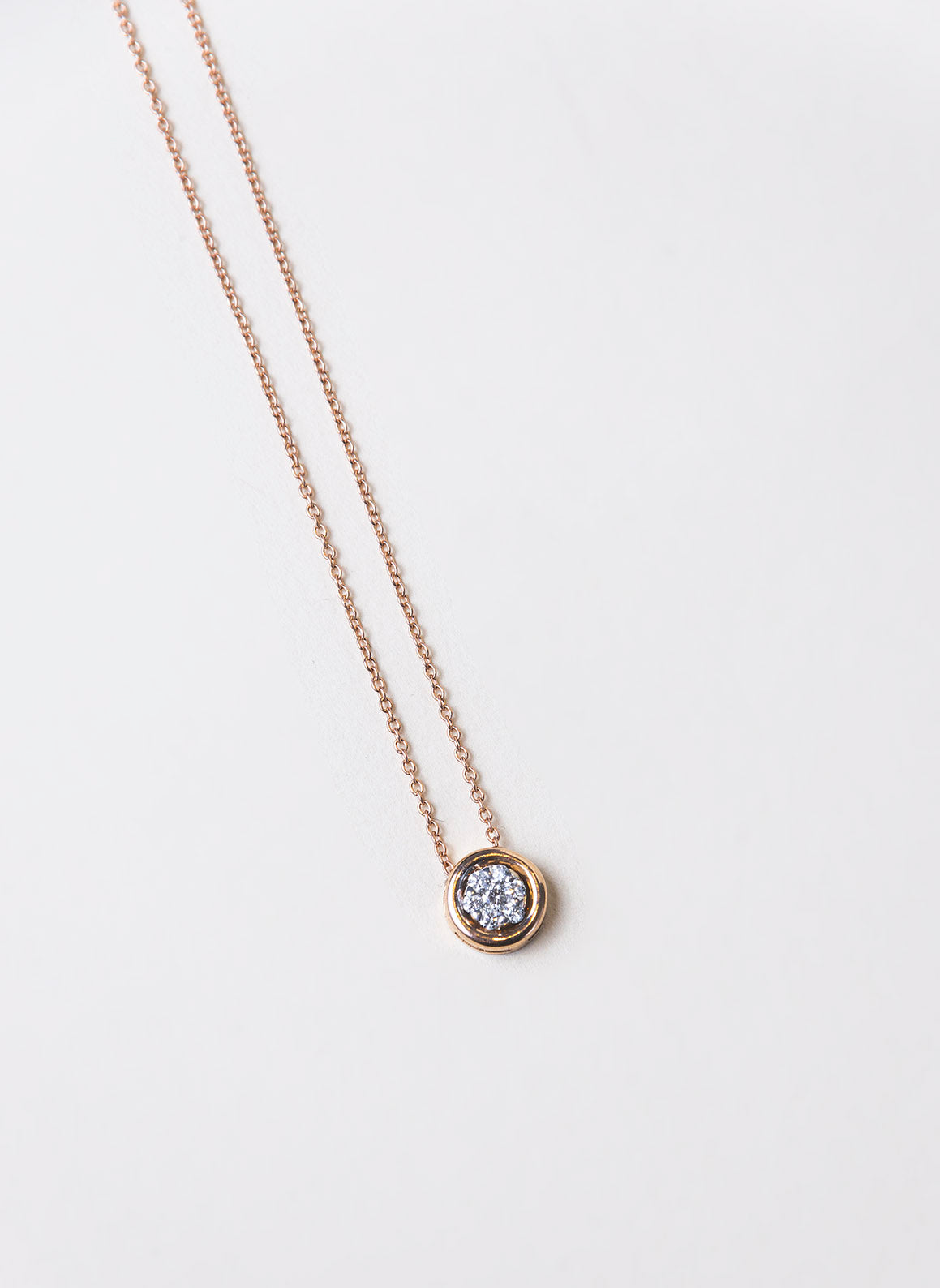 Rose Gold Chatón Chain and Central Diamond Rosette