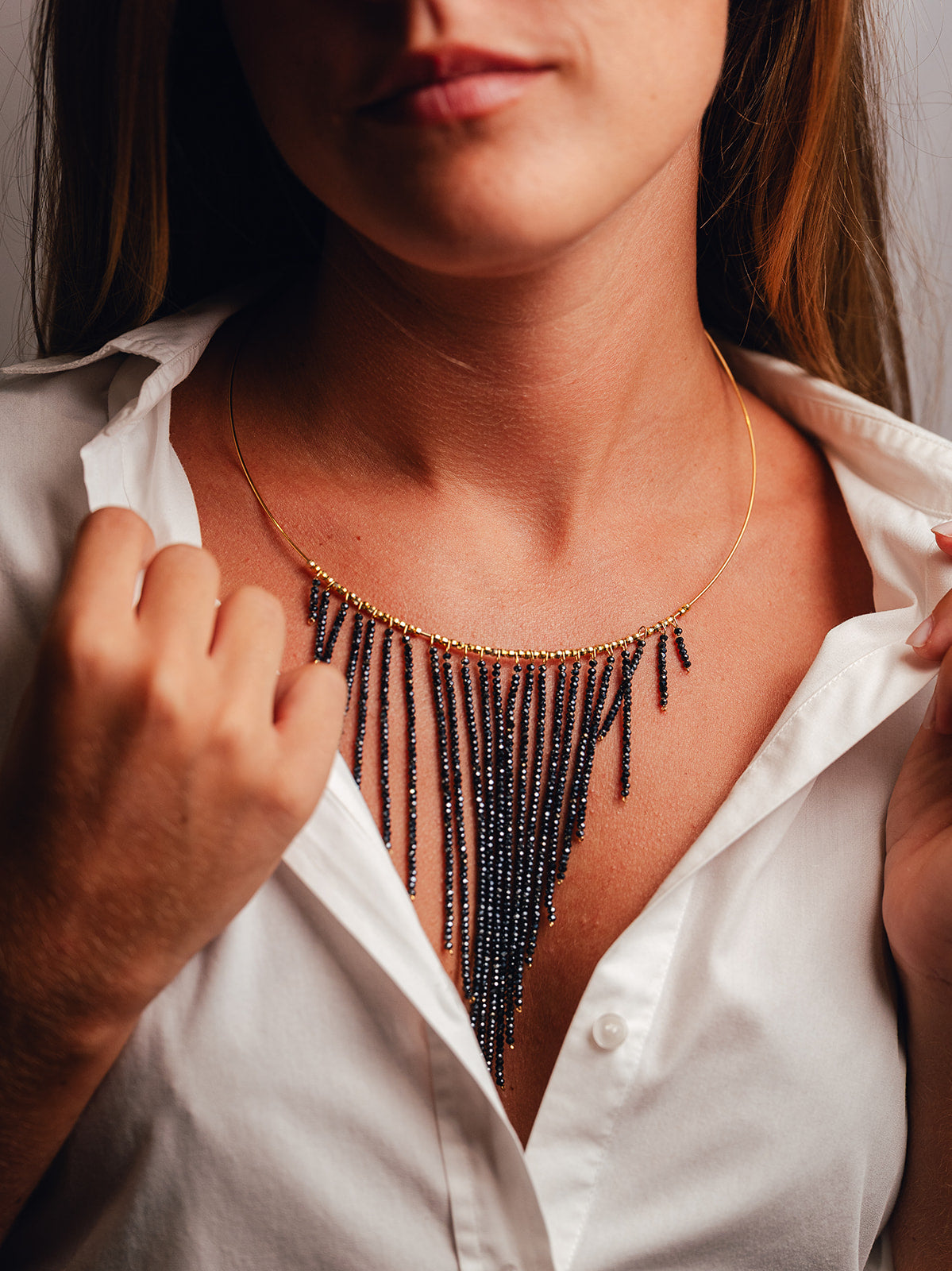 Collar Golden Essentials Cascada con Espinela Negra