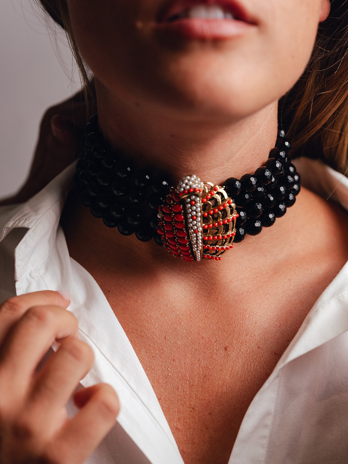 Choker Chevalier 4 vueltas de Onix y Coral