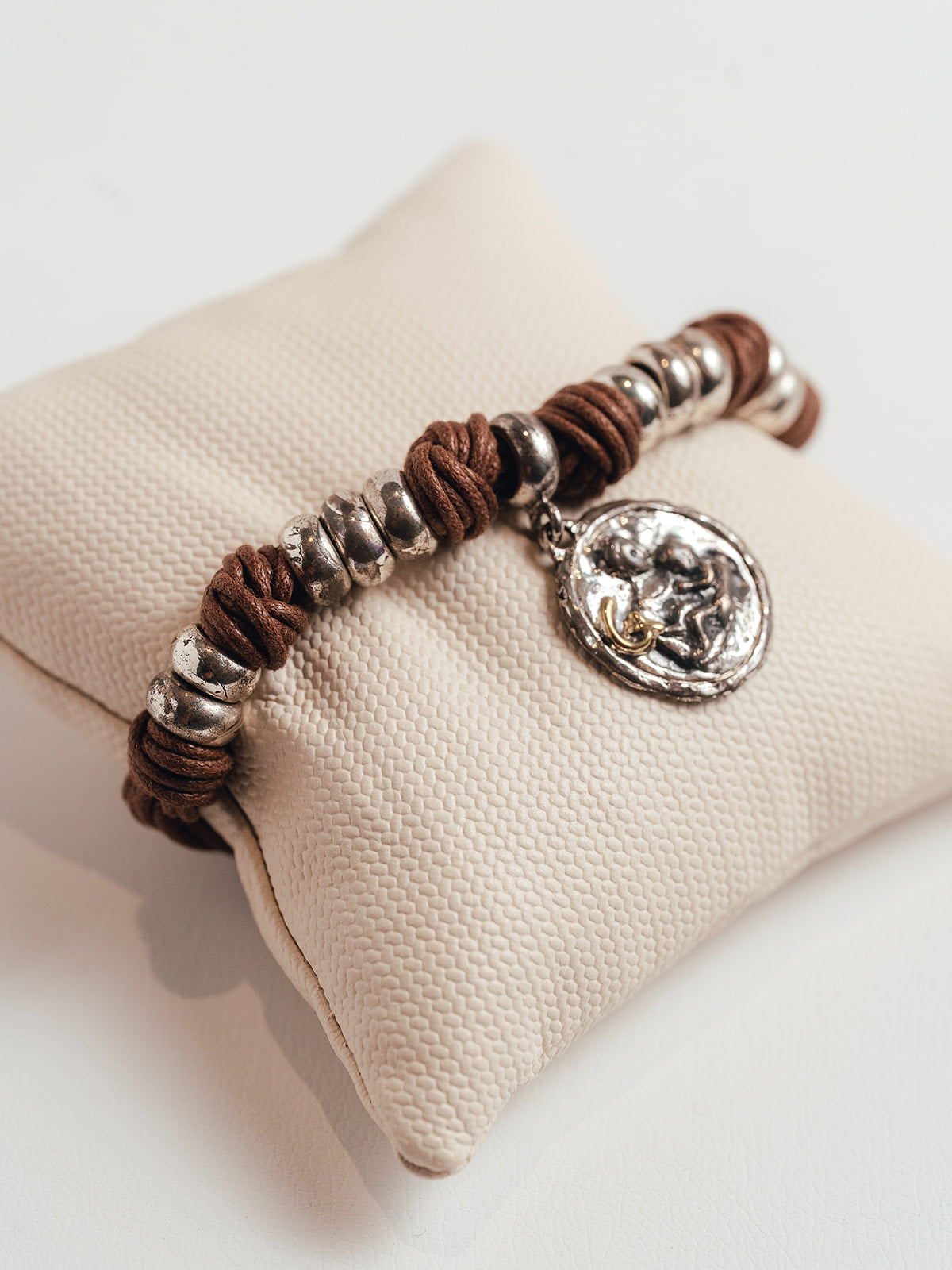 Pulsera de Cordón y Medalla de la Virgen y el niño en Plata