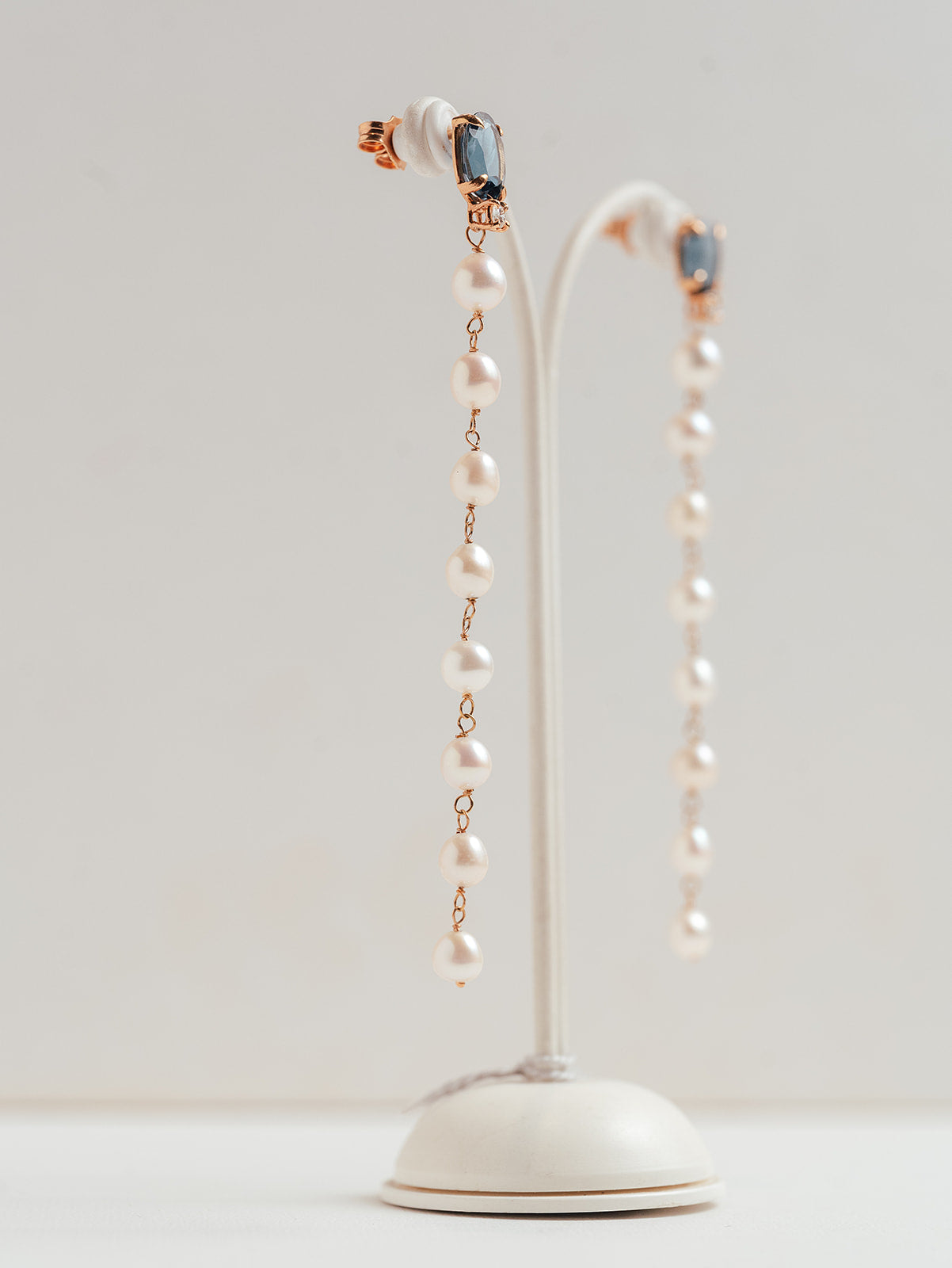 Pendientes Dolce Far Niente Perlas en Hilera, Zafiros y Brillantes
