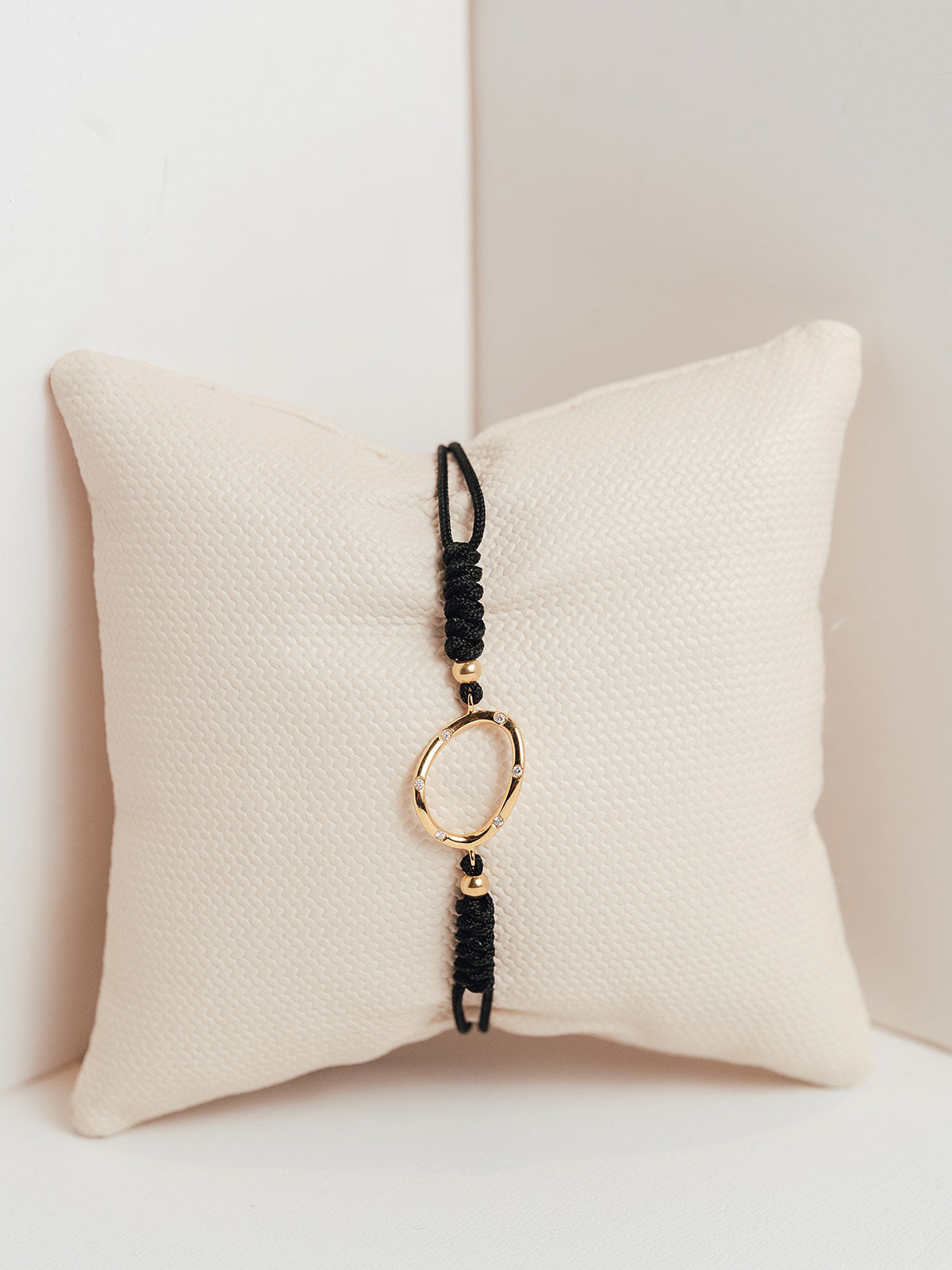 Macrame Bracelet Medal of the Virgin Gold and Diamonds