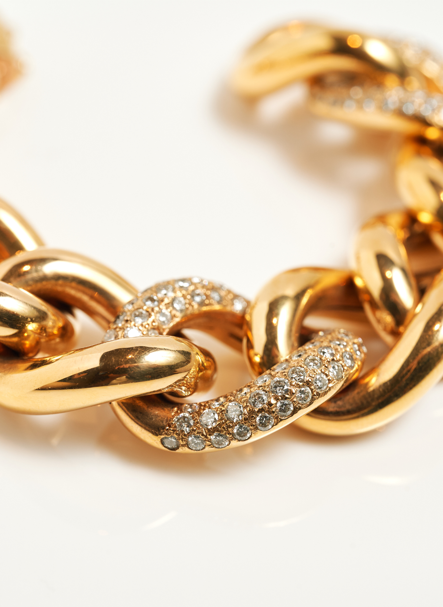 Yellow Gold Link Bracelet with Brilliant Cut Diamonds