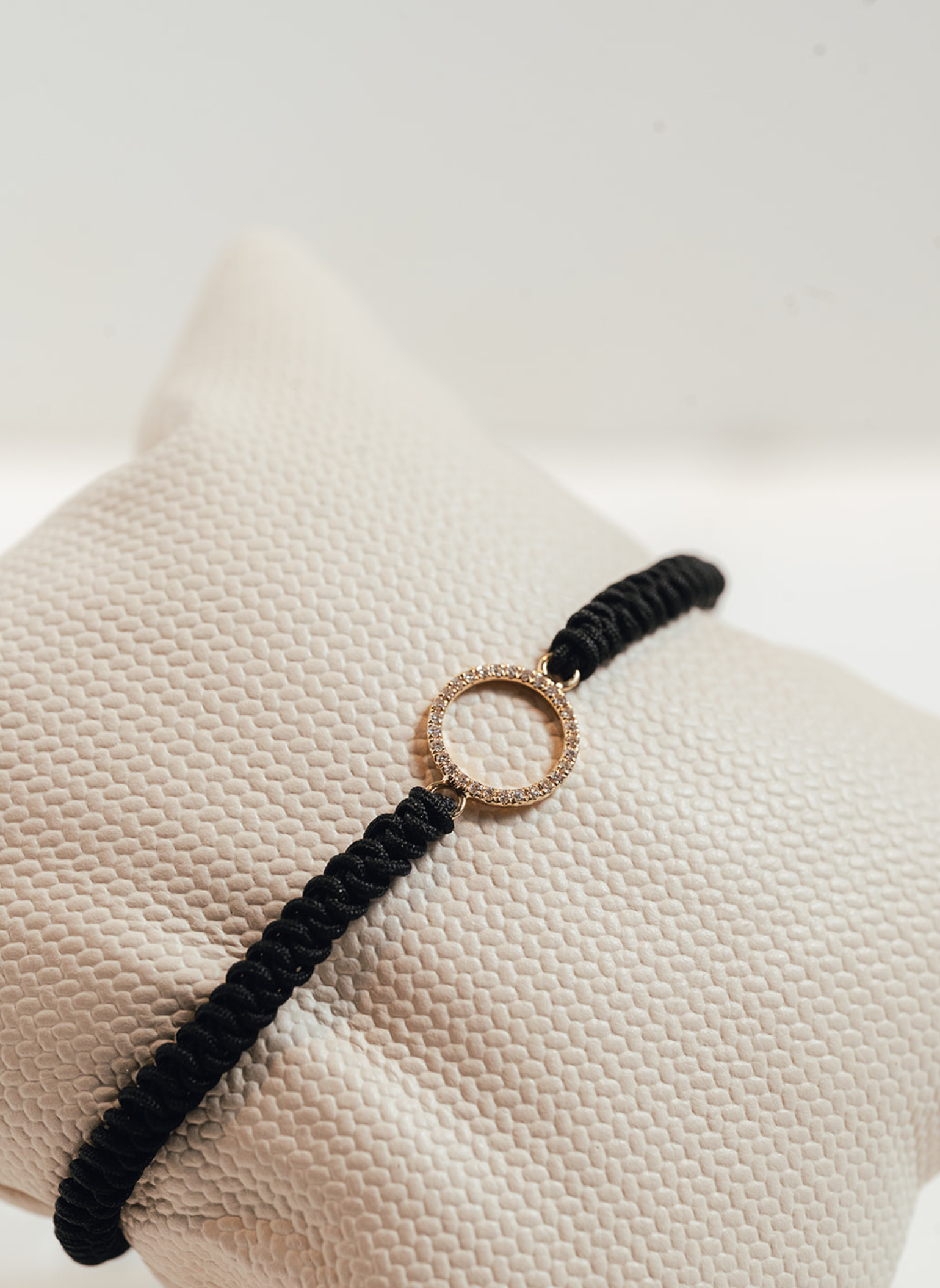 Macrame Bracelet Medal of the Virgin Gold and Diamonds