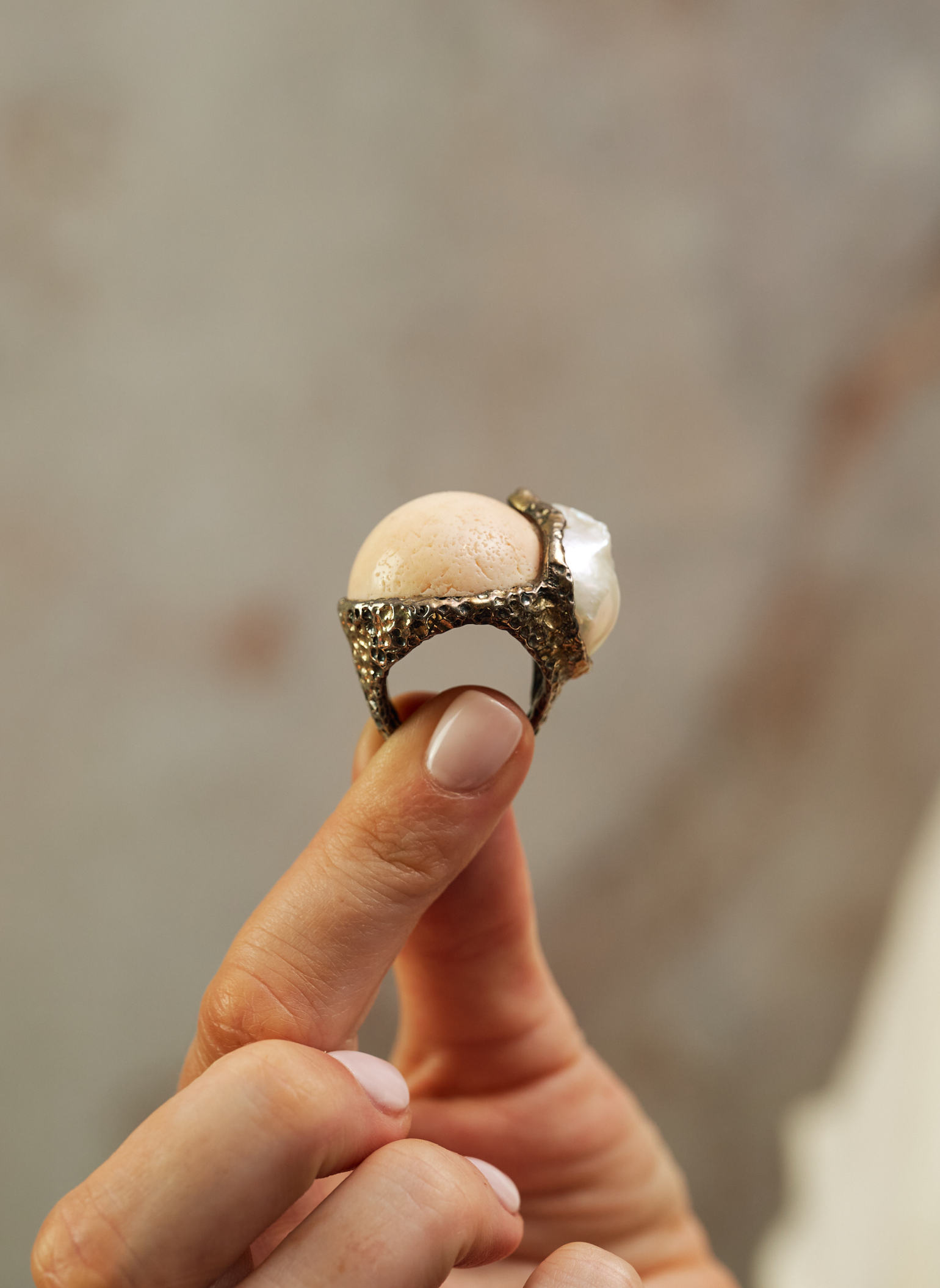 Dolce Far Niente White Coral and Black Diamond Ring