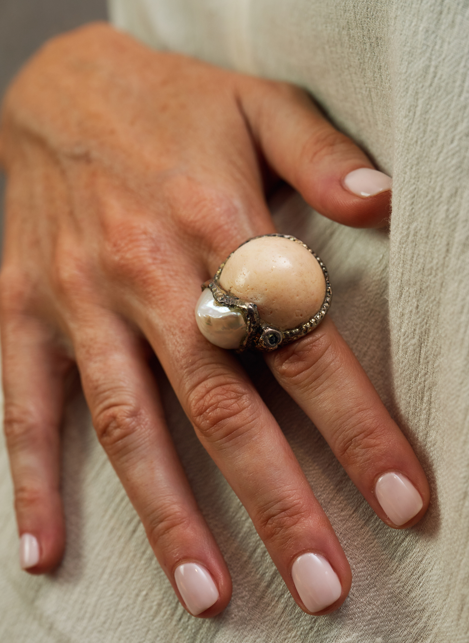 Dolce Far Niente White Coral and Black Diamond Ring