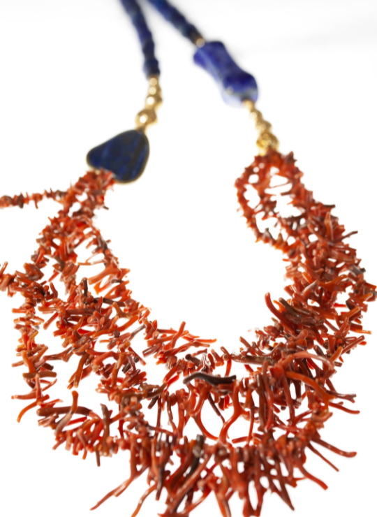 Collar Tributo de Coral Opera Lapislázuli