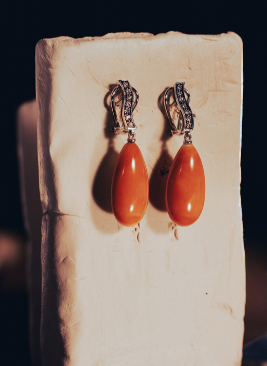 Coral Tribute Earrings White Gold and Diamonds