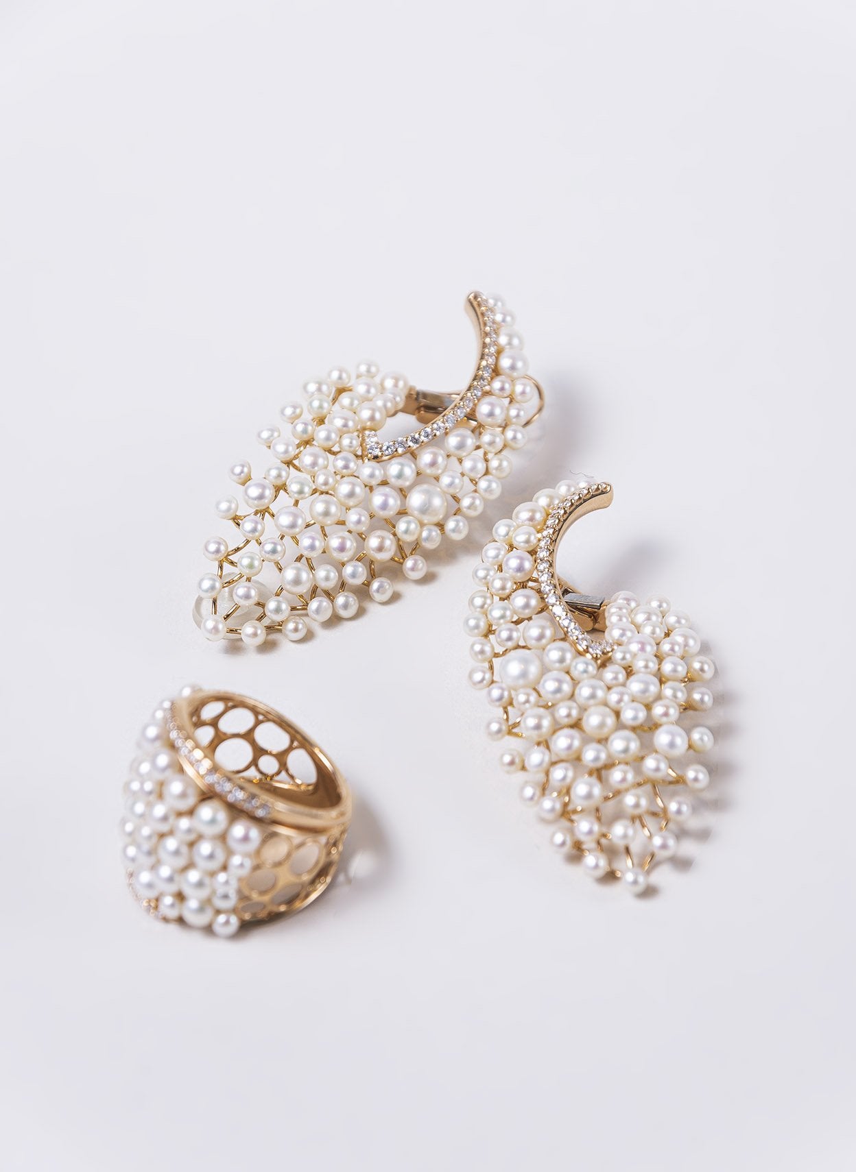 Dolce Far Niente Pearls and Diamonds Earrings